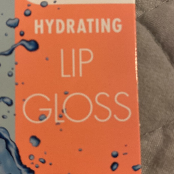 b color hydrating lip gloss with hydraulic acid, fire, quartz - Picture 2 of 7